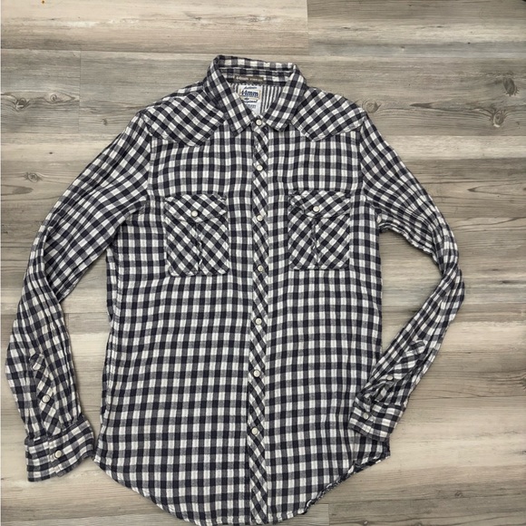 44MM Gray and White button down with pearl snap buttons - Picture 7 of 7